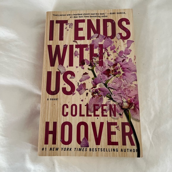 Atria Paperback Other - It Ends With Us - Colleen Hoover